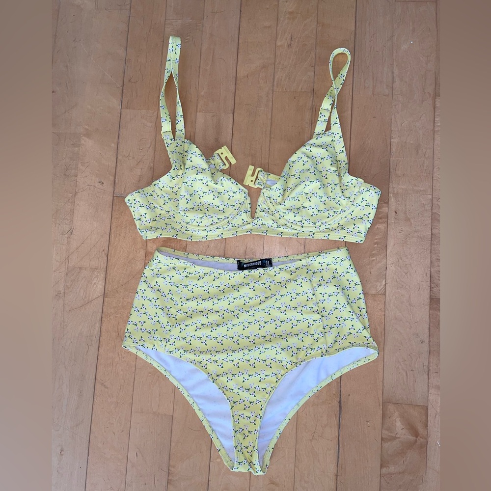MISSGUIDED bikini set in ditsy floral